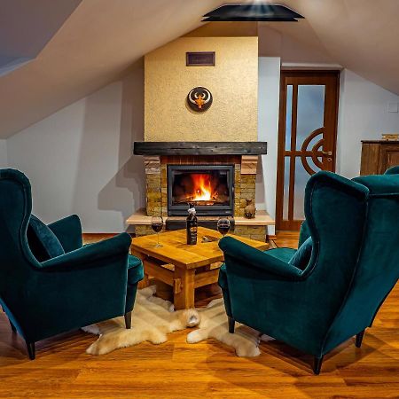 Hotel Casa Delia à Câmpulung Moldovenesc Extérieur photo