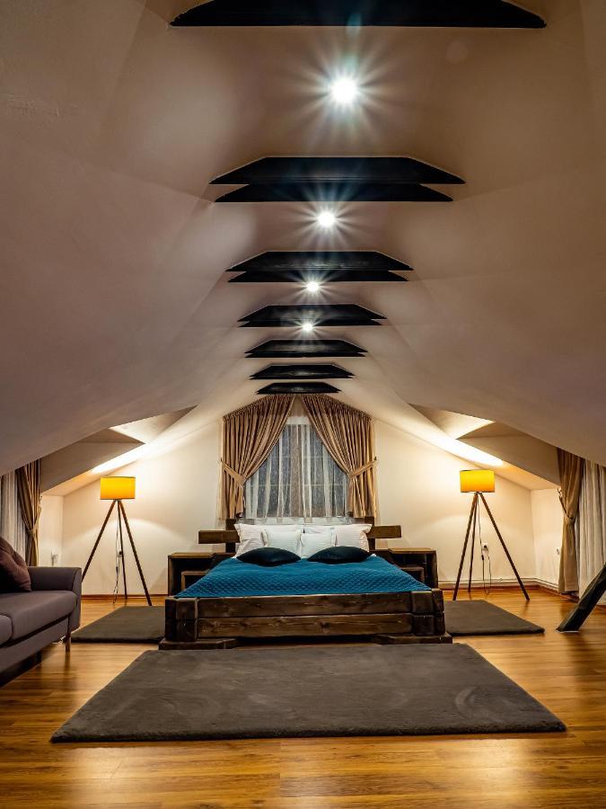 Hotel Casa Delia à Câmpulung Moldovenesc Extérieur photo