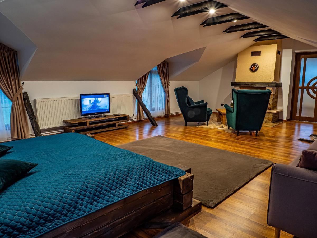 Hotel Casa Delia à Câmpulung Moldovenesc Extérieur photo