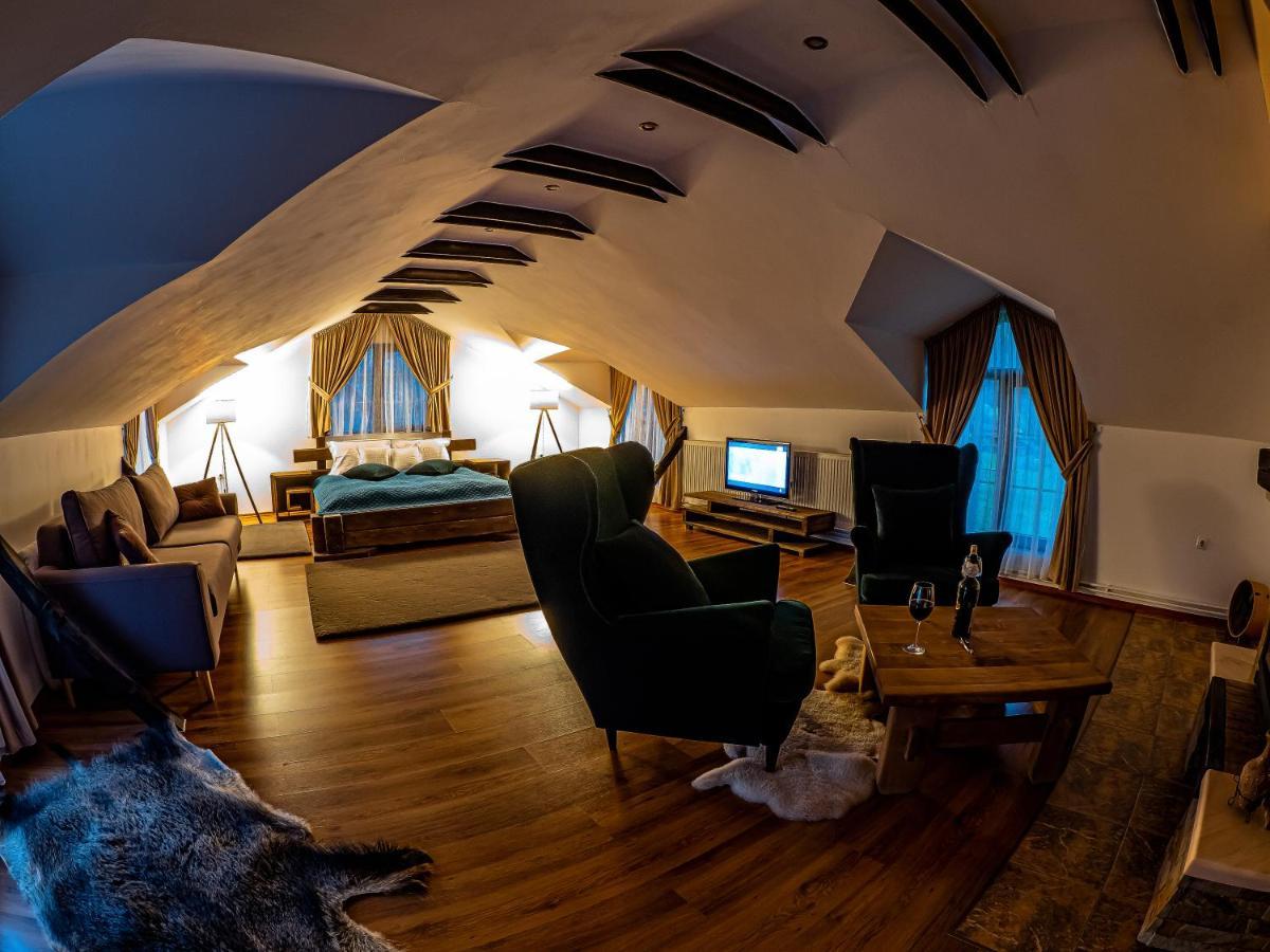 Hotel Casa Delia à Câmpulung Moldovenesc Extérieur photo