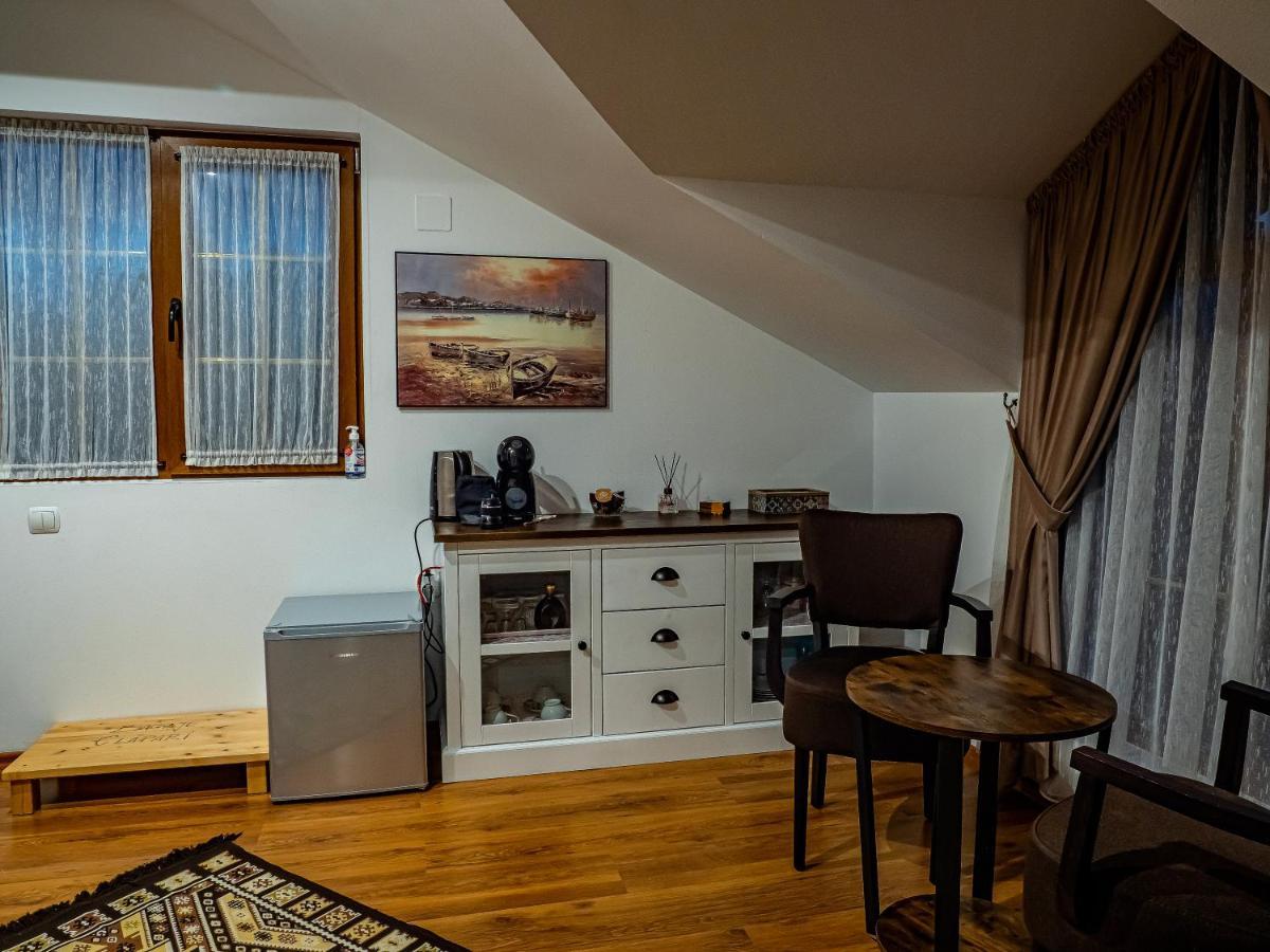 Hotel Casa Delia à Câmpulung Moldovenesc Extérieur photo